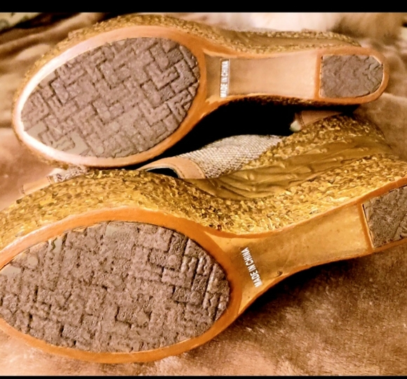 *****SOLD*****           Herever Wedges - Picture 11 of 15